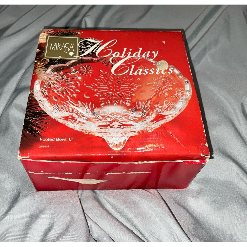 Mikasa Crystal Footed Bowl 6" Snowflakes Candy Dish Christmas Holiday Classics